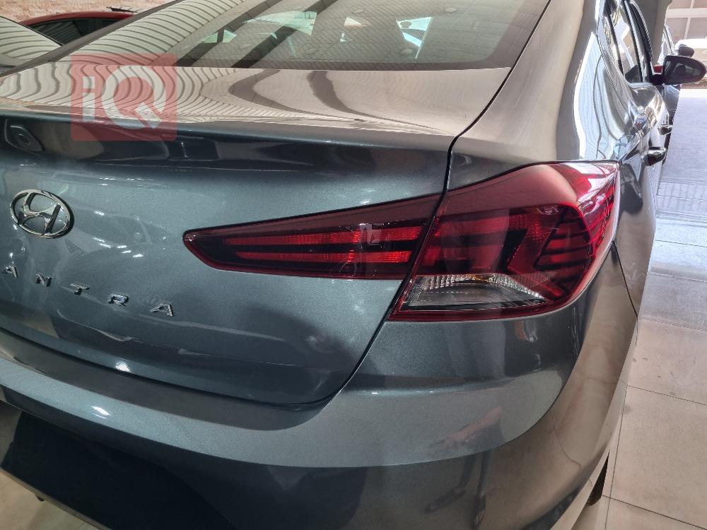 هیوندای ئەلەنترا